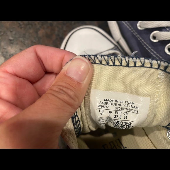 Blue converse shoes - Picture 6 of 6